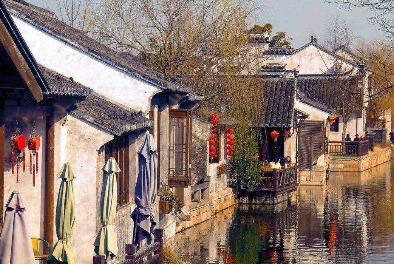 北京一钓鱼男子2次潜水单手捞起落水者,你如何评价男子的行为?-最全面的问答类网站